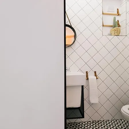 Πανσιόν Mouse House Kapana 3*